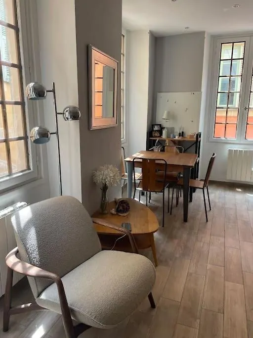 Apartment In Old Town - 2Min Beach, Restaurant & Bars نيس