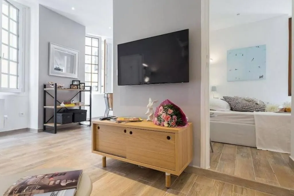 Apartment In Old Town - 2Min Beach, Restaurant & Bars نيس