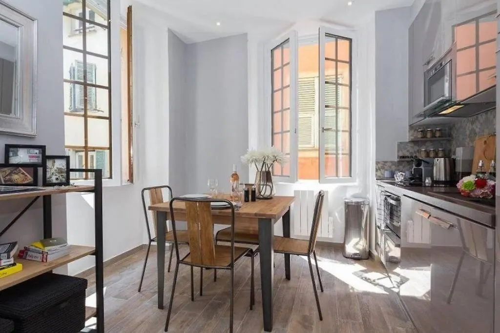 Apartment In Old Town - 2Min Beach, Restaurant & Bars نيس